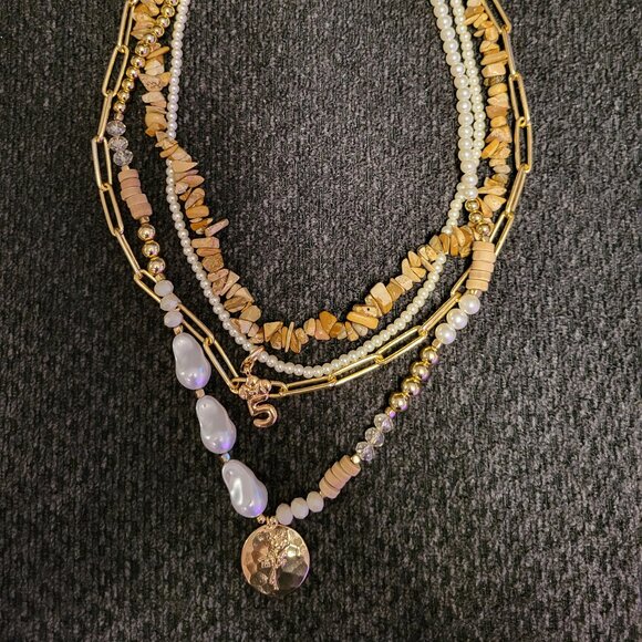 NWOT Multi Layered 1PC Necklace - Picture 2 of 4